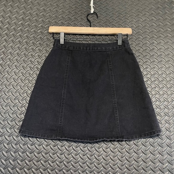 BDG Urban‎ Outfitters Black Button Front Mini Skirt Women's Size XS Casual Wear - Picture 2 of 6